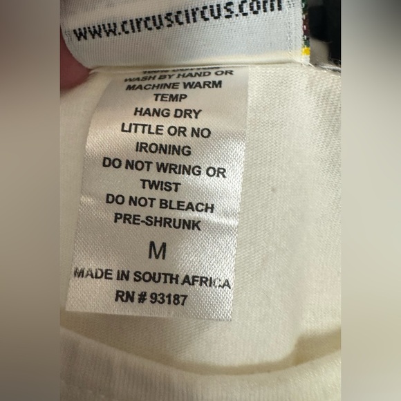 Circus Circus White Red Hat Design Graphic Tee Size Medium - Picture 8 of 8